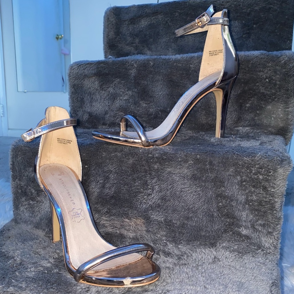 Rose gold strappy heels, metallic finish, 4in heel, sz 8